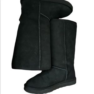 UGG Women’s Classic Tall Boot